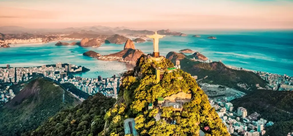 Cristo il Redentore che si affaccia su Rio